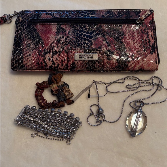 Accessory Bundle - Picture 3 of 3